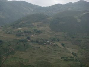 里回山村