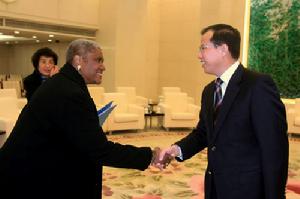 1月21日，傅自應副部長在京會見賴比瑞亞外交部長奧盧班克·金·阿克雷爾