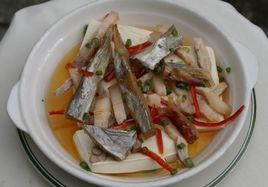 豆腐蒸鹹魚