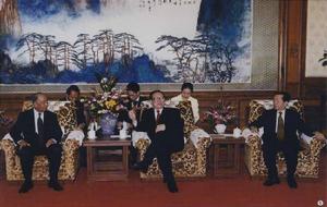 1999年5月22日至29日，寮國人民革命黨中央主席、國家主席坎代·西潘敦訪華。江澤民與坎代舉行會談。　