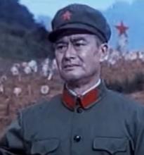 電影《高山下的花環》扮演 雷軍長 1985年