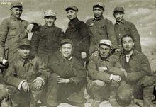 解放軍部分師領導合影 徐信(後左2)