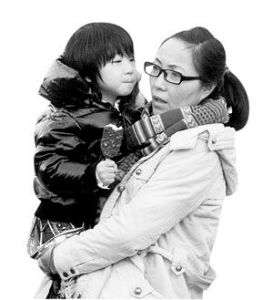 《愛我就抱抱我》演員小寶與媽媽