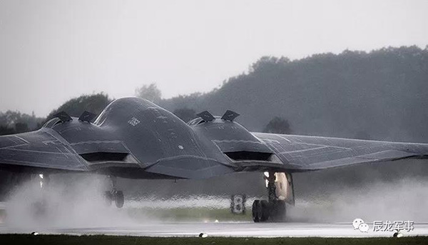 B-2尾噴特寫