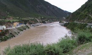 崗拖金沙江大橋