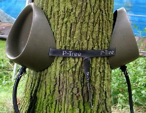 荷蘭一位設計師將男用小便池綁在樹幹上，“樹幹公廁”應運而生