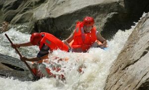 三角山龍潭峽谷漂流