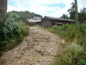 三個箐自然村通村道路