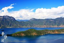 高山冰磧湖