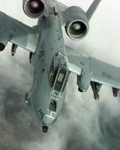 a-10雷電攻擊機