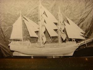 牙絲編織工藝製作的西洋帆船。1989年