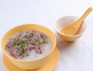 蒜苗牛肉粥