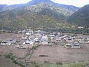 格叢村