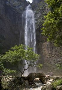 石門飛瀑