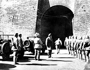 1949年1月31日中午12時30分，中國人民解放軍第四野戰軍一部由西直門進入北平城，開始接管防務。
