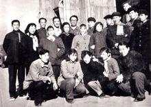1958年與長春電影譯製廠同事（前排左二）