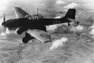 斯圖卡俯衝轟炸機
