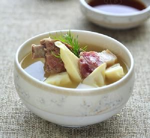 春筍鹹肉排骨湯