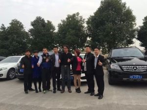 2014公司十周年慶典與網商系統三D團隊幾位鑽石領導人獲豪車合影