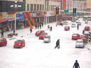 通河縣大街上“合法”運營的私家車