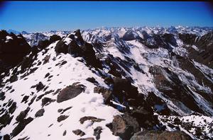 察里雪山