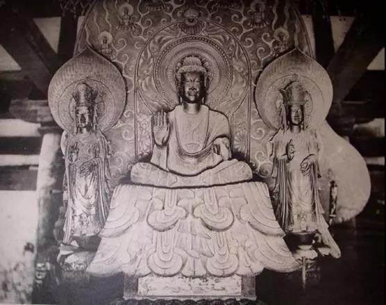 法隆寺釋迦三尊像