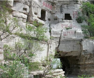 大雲洞摩岩石刻