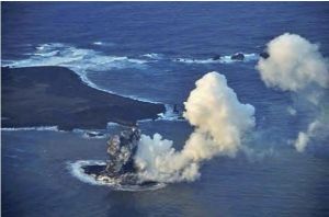 東京小笠原諸島西之島附近海域由於火山噴發而形成的“新島嶼”