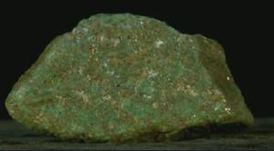 綠輝岩