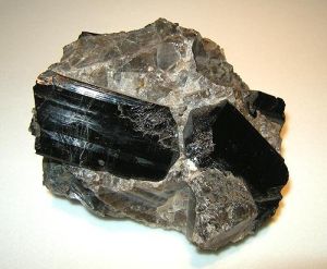 黑晶石