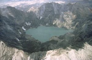 塌陷破火山口