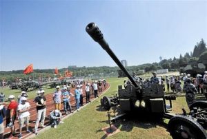 武漢首屆軍營開放日