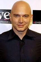 Michael Cerveris 飾演 September