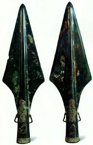蟬紋銅矛