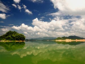 《雲水間》