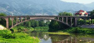 開縣臨江大橋遠眺