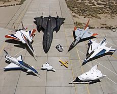不同種類軍用飛機的模型