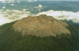 坦博拉火山