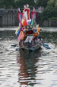 霸氣銀龍