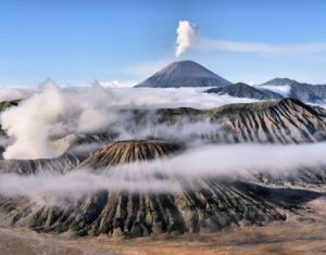 婆羅摩火山