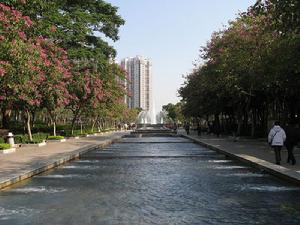 （圖）天水圍公園噴泉廣場