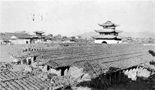 1912年春江南貢院，右前方可見南京城牆