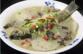 蓮藕鯽魚湯