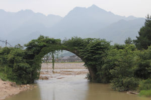 大成橋和黃山主峰遙相呼應