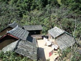 龍樹自然村[雲南昆明東川區湯丹鎮小河村委會龍樹自然村]