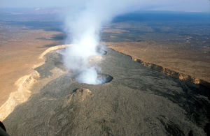 爾塔阿雷火山