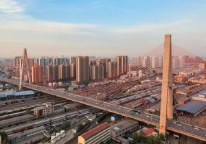 緯六路高架橋