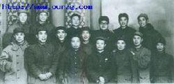 1949年2月，平津戰役結束後鍾赤兵等合影