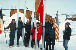 冰核（ice core）在沃斯托克站後鑽洞