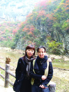 姊妹書法家李淑燕（右）、李淑娟（左）